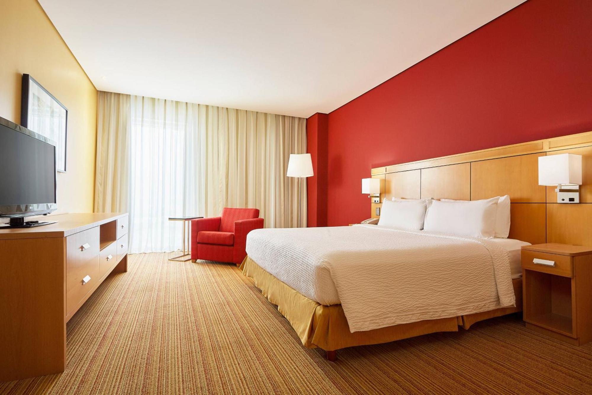 Courtyard By Marriott Leon At The Poliforum Exterior foto