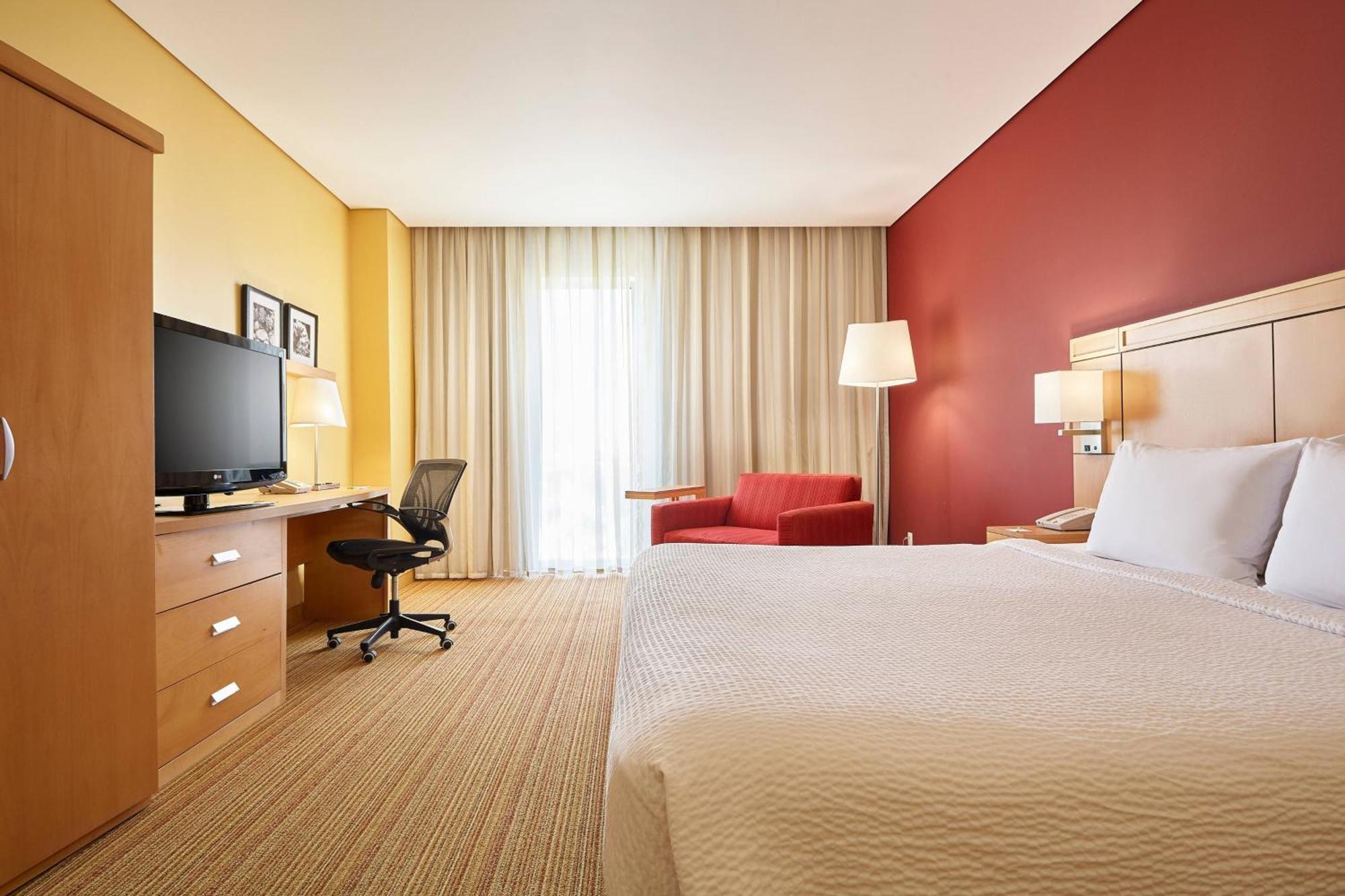 Courtyard By Marriott Leon At The Poliforum Exterior foto